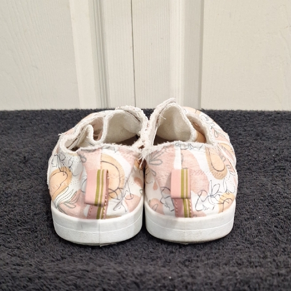 Vionic Beach "Pismo" Slip-On Sneakers - 7 ½ - Floral Peach White Faces Fruit - Picture 5 of 10